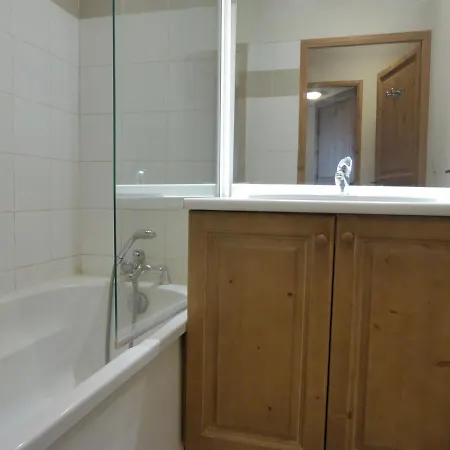 公寓 Grand Panorama 1 Bedroom - Sleeps 4, Parking, Pool, Next To Lift 圣热尔韦莱班